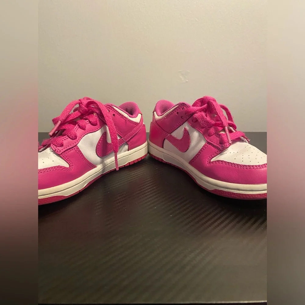 Item 74 Nike Kids Pink and White Low-Top Sneakers - Picture 4 of 9